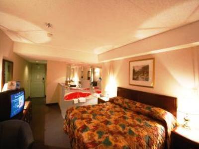 Fairfield By Marriott Falls, Canada Hotel
